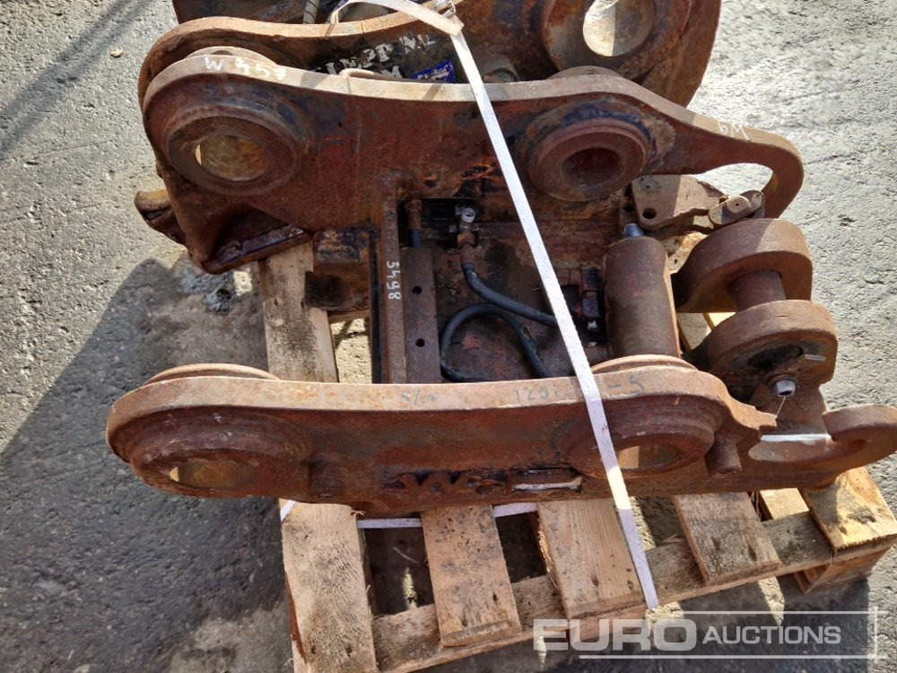 QH to suit Volvo 20 Ton Excavator (2 of) - Attache rapide: photos 5 QH to suit Volvo 20 Ton Excavator (2 of) - Attache rapide: photos 5