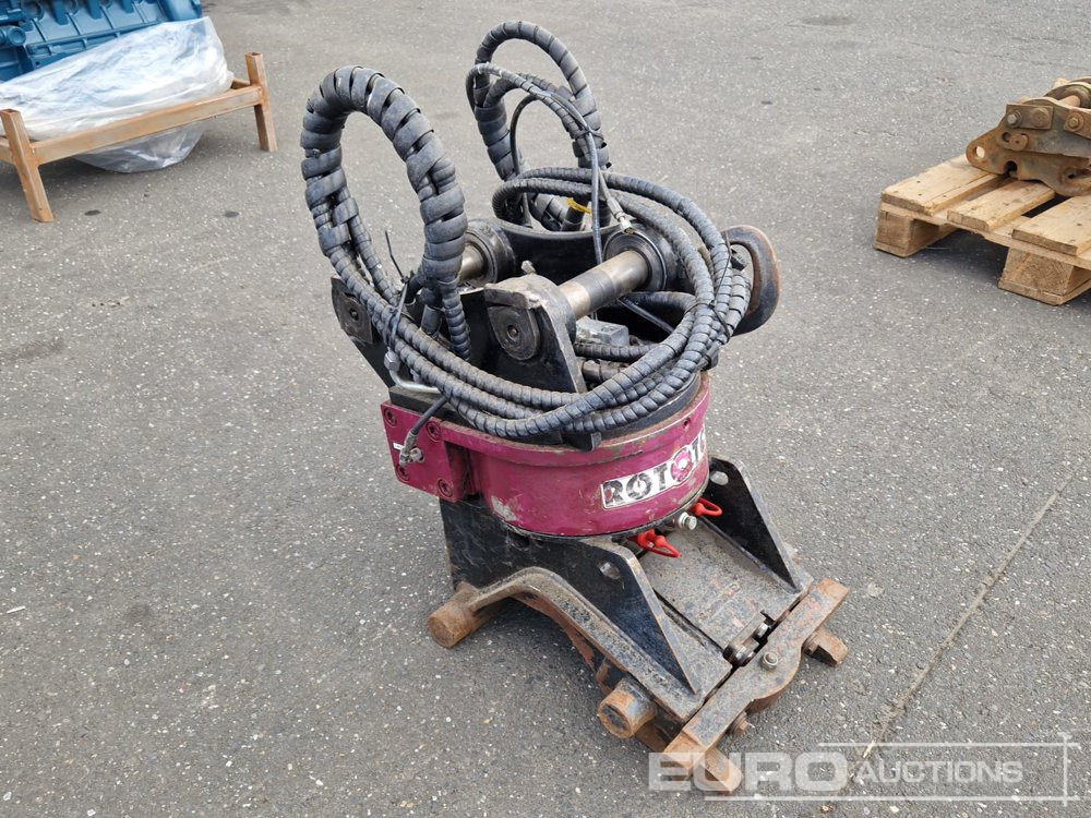 RT601 Hydraulic Roto Tilt Quick Hitch - Attache rapide: photos 4 RT601 Hydraulic Roto Tilt Quick Hitch - Attache rapide: photos 4