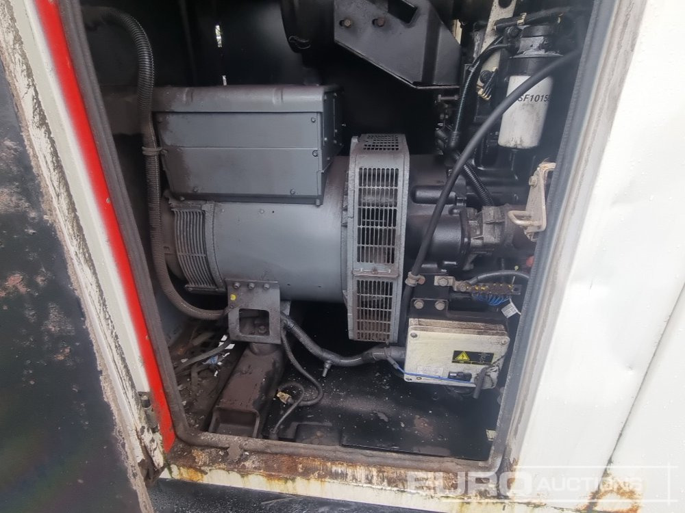 SDMO 110kVA Static Diesel Generator - Groupe électrogène: photos 5 SDMO 110kVA Static Diesel Generator - Groupe électrogène: photos 5