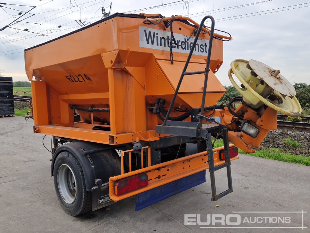 Single Axle Salt Spreader - Epandeur de sable: photos 3 Single Axle Salt Spreader - Epandeur de sable: photos 3
