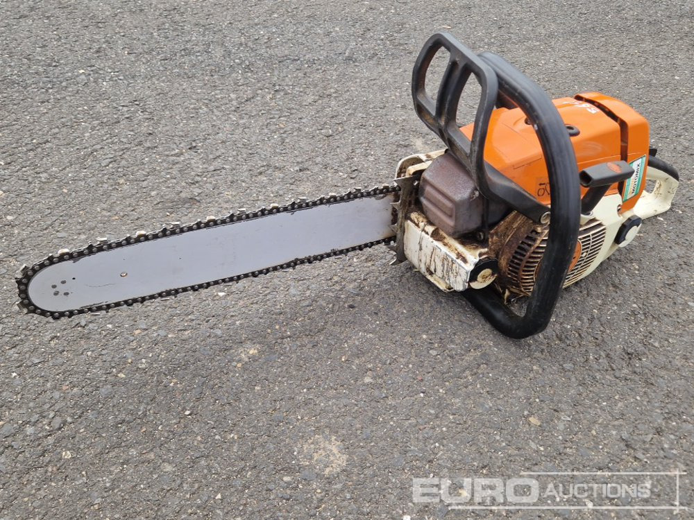 Stihl MS260 Petrol Chansaw - Matériel de chantier: photos 1 Stihl MS260 Petrol Chansaw - Matériel de chantier: photos 1