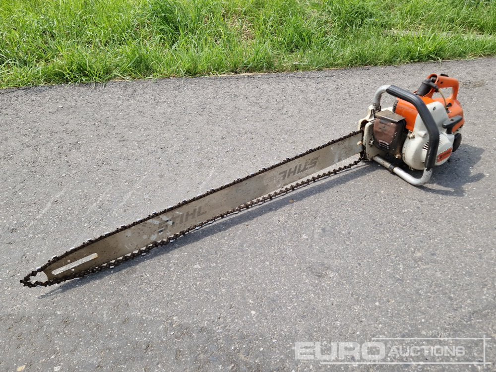 Stihl Petrol Chainsaw - Matériel de chantier: photos 1 Stihl Petrol Chainsaw - Matériel de chantier: photos 1