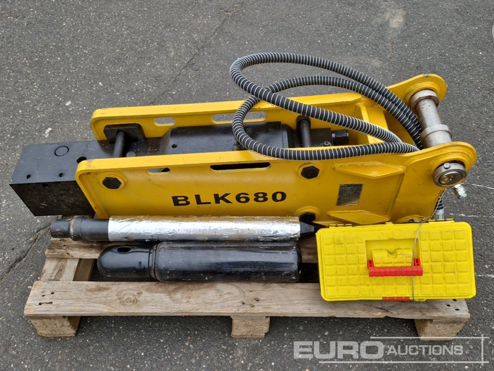 Unused 2025 BLK 680 - Marteau hydraulique: photos 1 Unused 2025 BLK 680 - Marteau hydraulique: photos 1