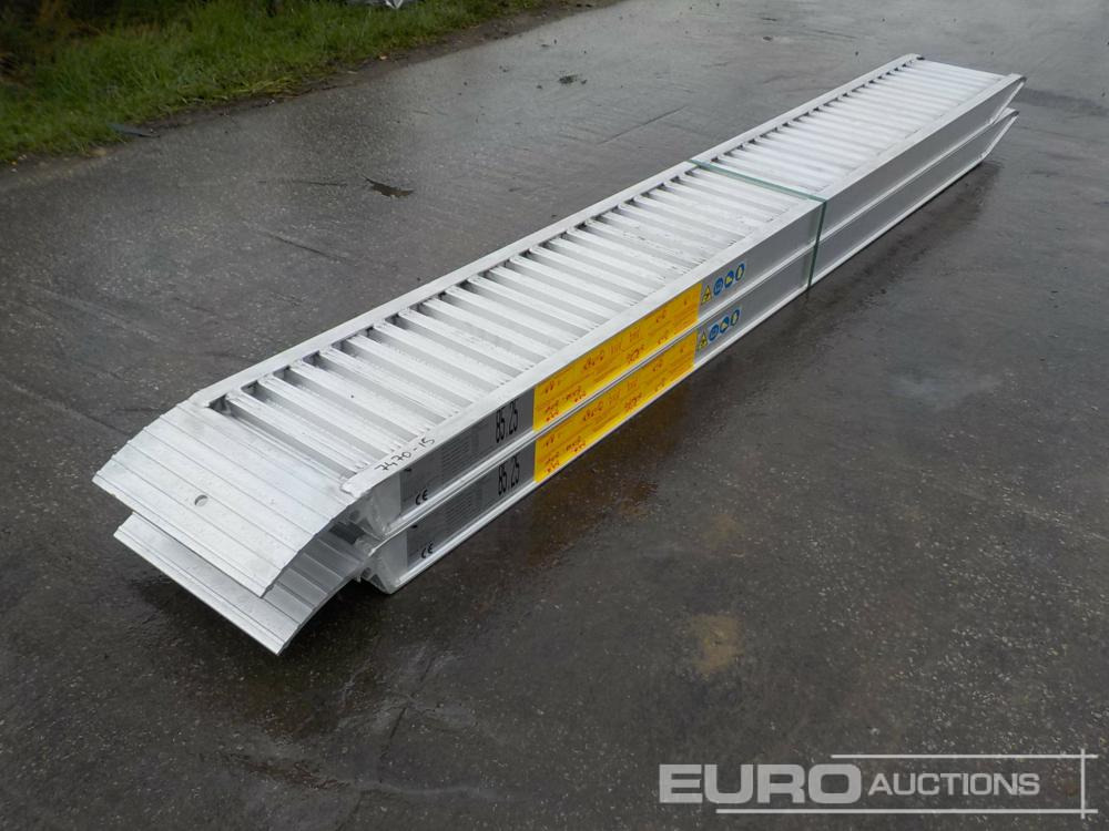 Unused CLM 85.25 Aluminium Loading Ramps (2of) 2920kg Capacity, 2500mm Length - Rampe de chargement: photos 2 Unused CLM 85.25 Aluminium Loading Ramps (2of) 2920kg Capacity, 2500mm Length - Rampe de chargement: photos 2