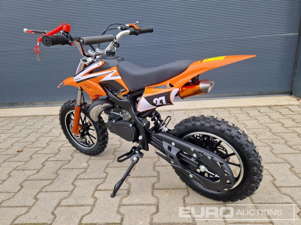 Unused DIRTBIKE 50R-D705 49CC Kids Petrol Motorbike, Automatic - Motocyclette: photos 4 Unused DIRTBIKE 50R-D705 49CC Kids Petrol Motorbike, Automatic - Motocyclette: photos 4
