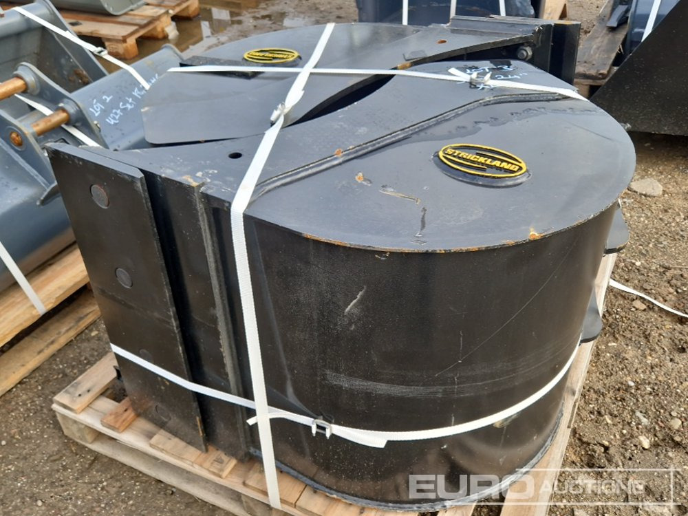 Unused Strickland 24" Trench Bucket to suit JCB 3CX (2 of) - Godet: photos 1 Unused Strickland 24" Trench Bucket to suit JCB 3CX (2 of) - Godet: photos 1
