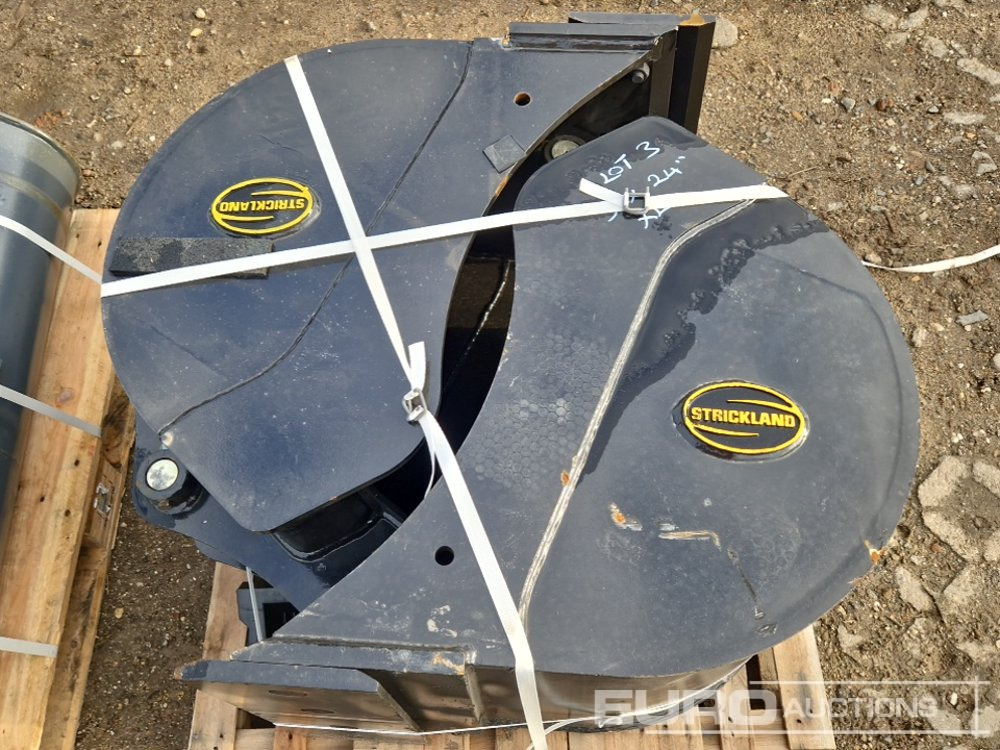 Unused Strickland 24" Trench Bucket to suit JCB 3CX (2 of) - Godet: photos 5 Unused Strickland 24" Trench Bucket to suit JCB 3CX (2 of) - Godet: photos 5