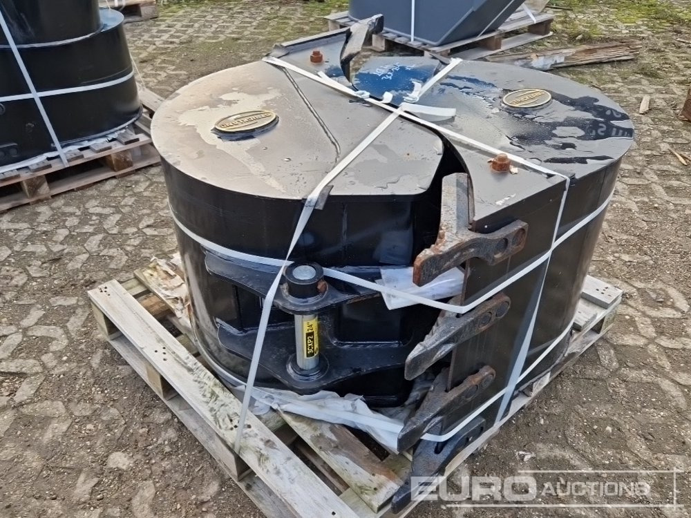 Unused Strickland 24" Trench Bucket to suit JCB 3CX (2 of) - Godet: photos 4 Unused Strickland 24" Trench Bucket to suit JCB 3CX (2 of) - Godet: photos 4