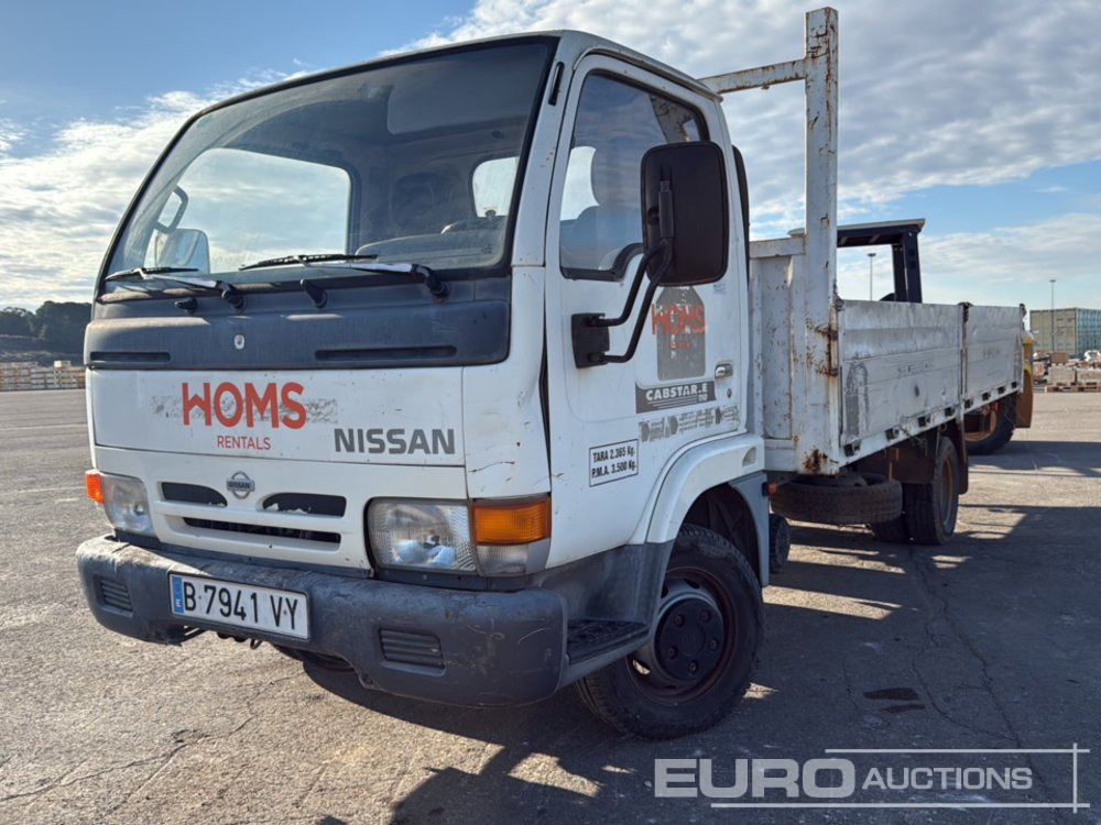 1999 Nissan Cabstar - Camion plateau: photos 1 1999 Nissan Cabstar - Camion plateau: photos 1