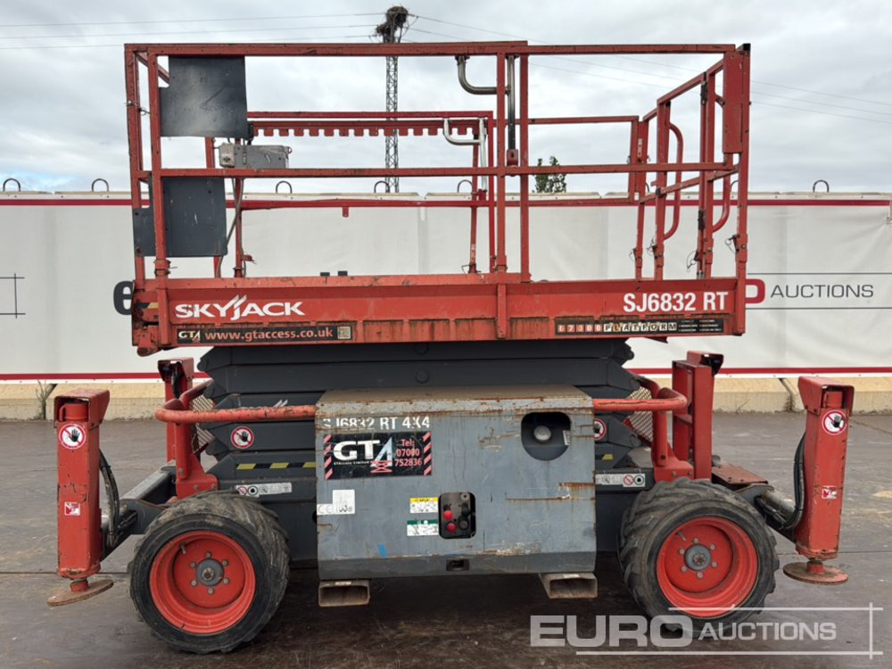 2015 SkyJack SJ6832RT - Nacelle: photos 2 2015 SkyJack SJ6832RT - Nacelle: photos 2