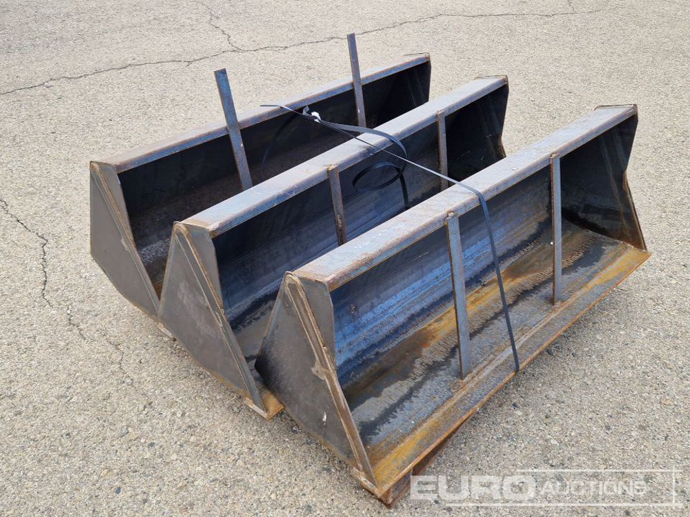 48" Cleaning Buckets (3 of) - Godet: photos 2 48" Cleaning Buckets (3 of) - Godet: photos 2