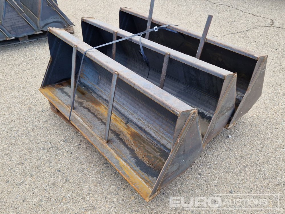 48" Cleaning Buckets (3 of) - Godet: photos 1 48" Cleaning Buckets (3 of) - Godet: photos 1