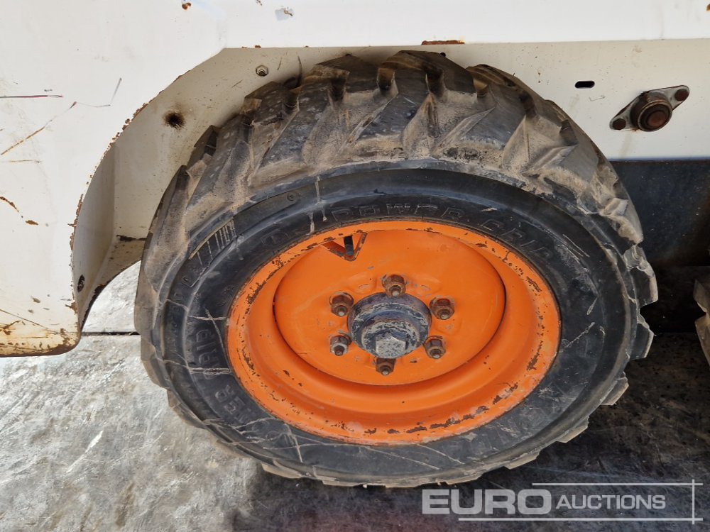 Mini chargeuse Bobcat 553: photos 11