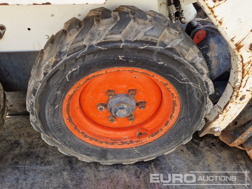 Mini chargeuse Bobcat 553: photos 12