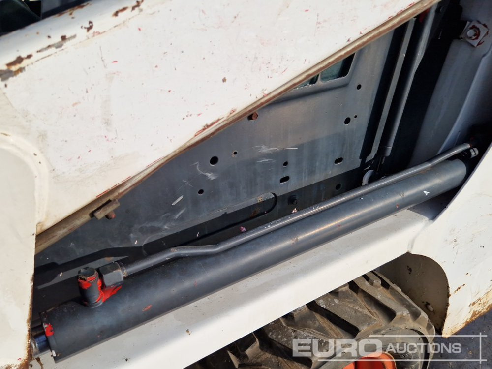 Mini chargeuse Bobcat 553: photos 22