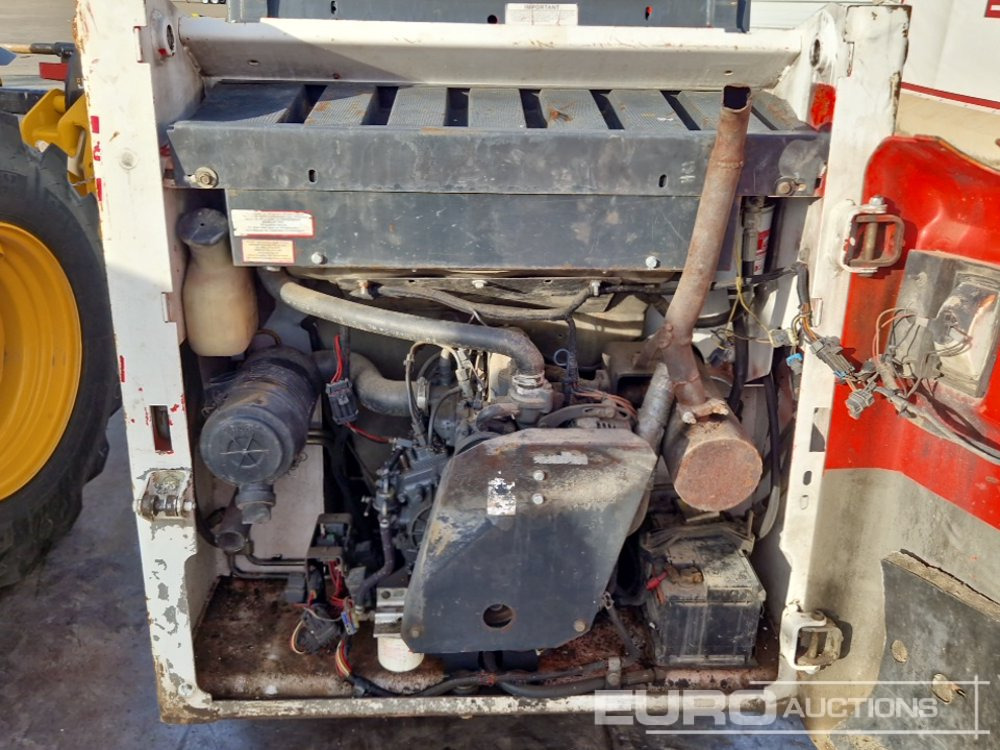 Mini chargeuse Bobcat 553: photos 24