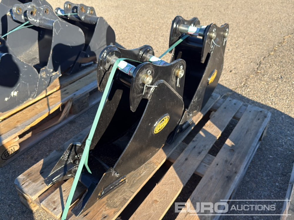 Geith Digging Bucket H03-0250-11937 to suit Yanmar SV26 (S/Ns 1189563, 1197867) (2 of) - Godet: photos 1 Geith Digging Bucket H03-0250-11937 to suit Yanmar SV26 (S/Ns 1189563, 1197867) (2 of) - Godet: photos 1