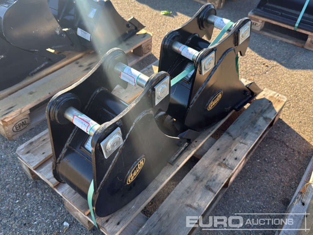 Geith Digging Bucket H03-0250-11937 to suit Yanmar SV26 (S/Ns 1189563, 1197867) (2 of) - Godet: photos 3 Geith Digging Bucket H03-0250-11937 to suit Yanmar SV26 (S/Ns 1189563, 1197867) (2 of) - Godet: photos 3