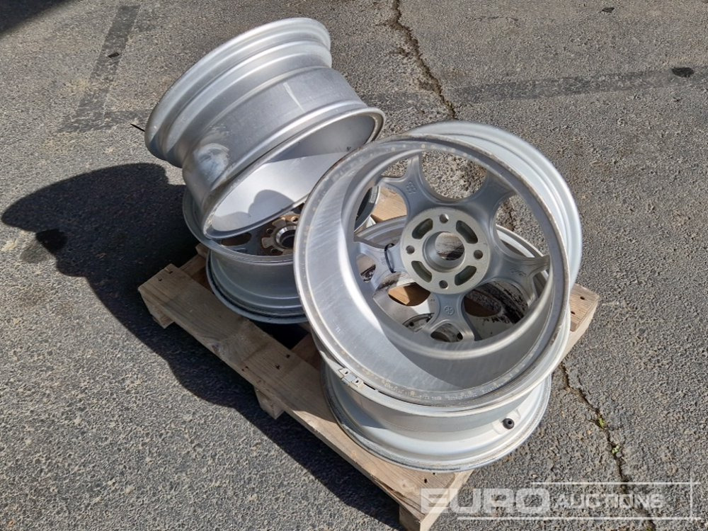 Pallet of 16" Rims (4 of) / Llantas - Pneu: photos 3 Pallet of 16" Rims (4 of) / Llantas - Pneu: photos 3