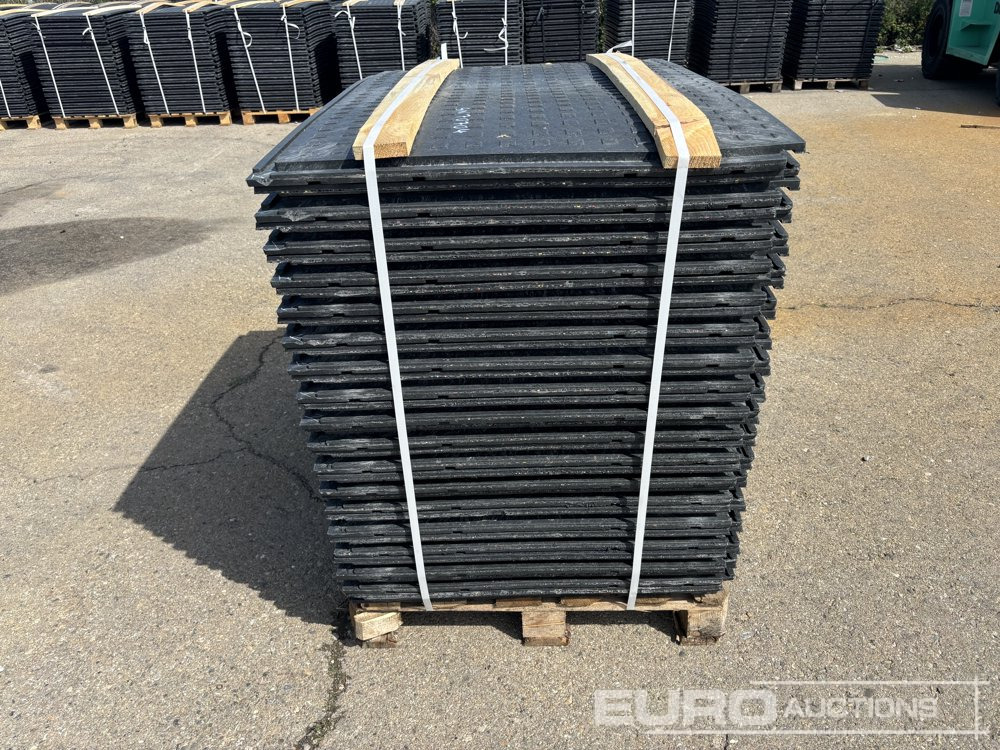 Pallet of Plastic Connectable Road Plates, 1200x800x28mm, 22kg per Plate (35 of) - Matériel de chantier: photos 4 Pallet of Plastic Connectable Road Plates, 1200x800x28mm, 22kg per Plate (35 of) - Matériel de chantier: photos 4