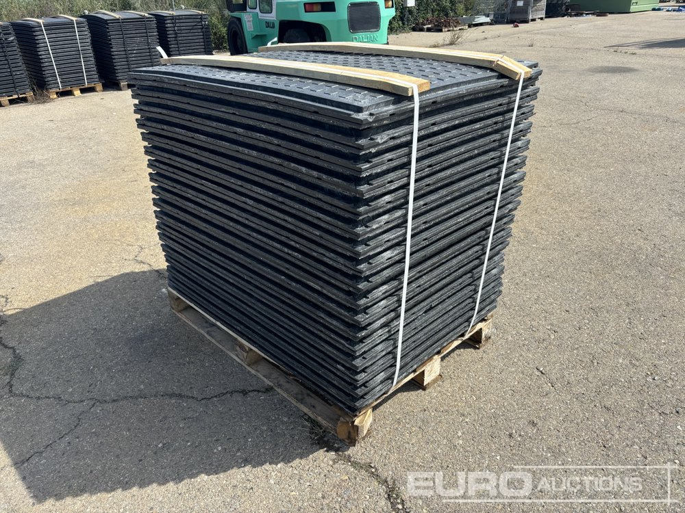 Pallet of Plastic Connectable Road Plates, 1200x800x28mm, 22kg per Plate (35 of) - Matériel de chantier: photos 3 Pallet of Plastic Connectable Road Plates, 1200x800x28mm, 22kg per Plate (35 of) - Matériel de chantier: photos 3