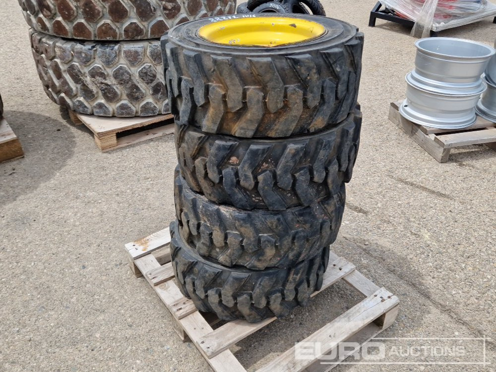 Pallet of Wheels to suit TeleTruck (4 of) / Ruedas para Telescópica - Pneu: photos 2 Pallet of Wheels to suit TeleTruck (4 of) / Ruedas para Telescópica - Pneu: photos 2