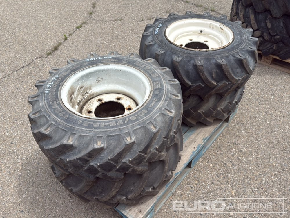 Pallets of 10.0/75-15.3 Wheels (4 of) - Pneu: photos 2 Pallets of 10.0/75-15.3 Wheels (4 of) - Pneu: photos 2
