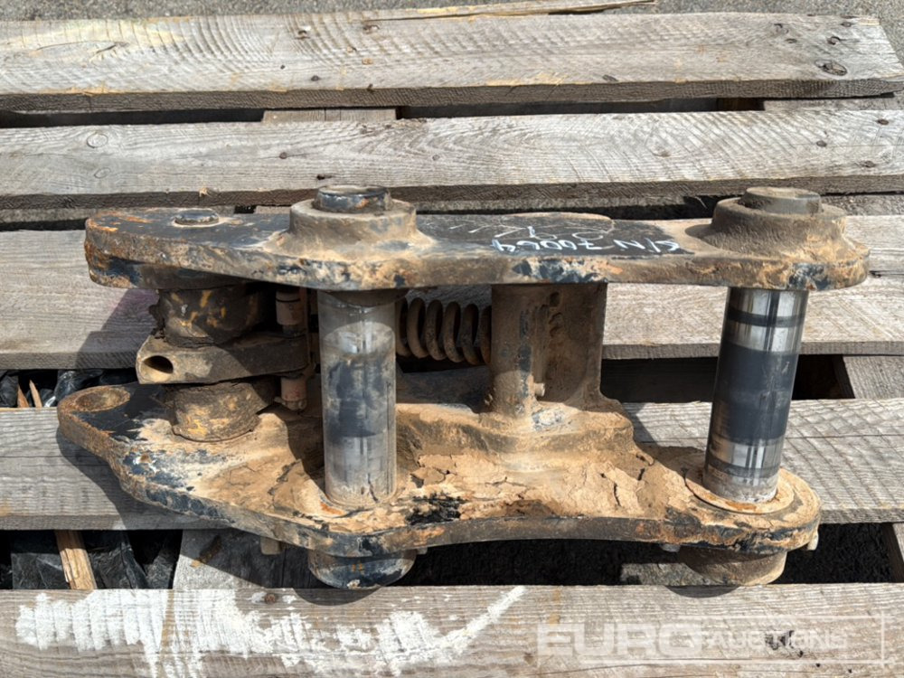 Quick Hitch to Suit JCB 50Z/48Z/51Z - Attache rapide: photos 5 Quick Hitch to Suit JCB 50Z/48Z/51Z - Attache rapide: photos 5