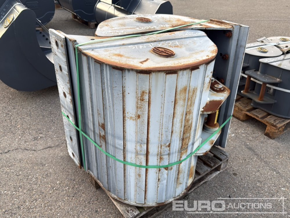 Strickland KX080 - Godet: photos 3 Strickland KX080 - Godet: photos 3