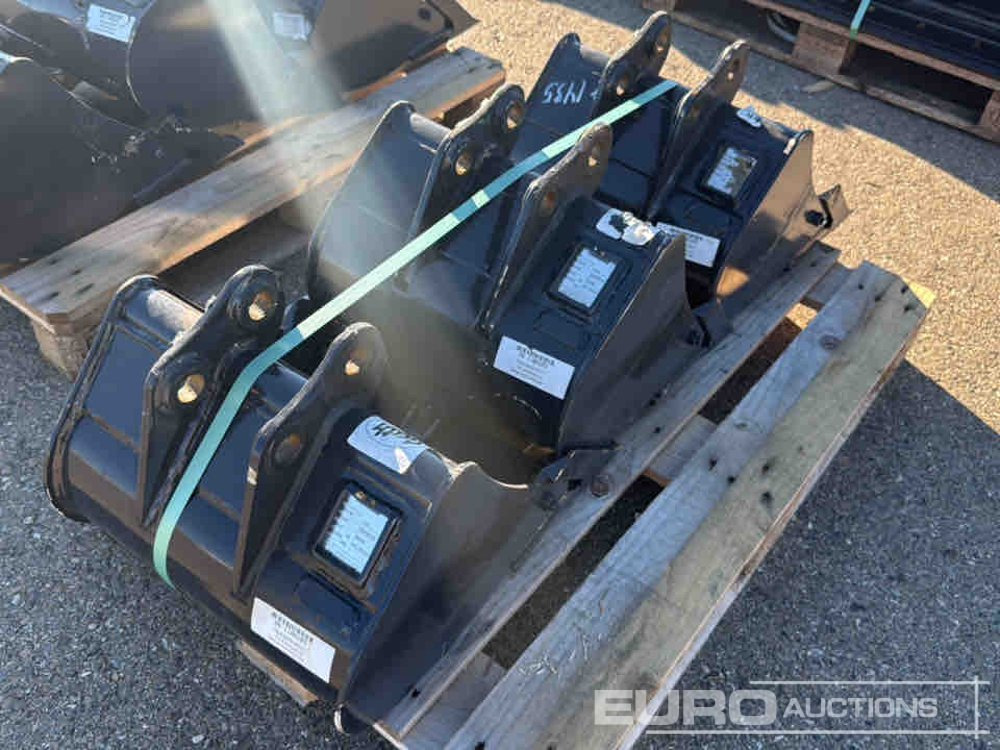 Yanmar Digging Bucket GGT120BA40450T to suit 1.5-2 Ton Excavator (S/Ns 1106277, 1106287, 1106282) (3 of) - Godet: photos 3 Yanmar Digging Bucket GGT120BA40450T to suit 1.5-2 Ton Excavator (S/Ns 1106277, 1106287, 1106282) (3 of) - Godet: photos 3
