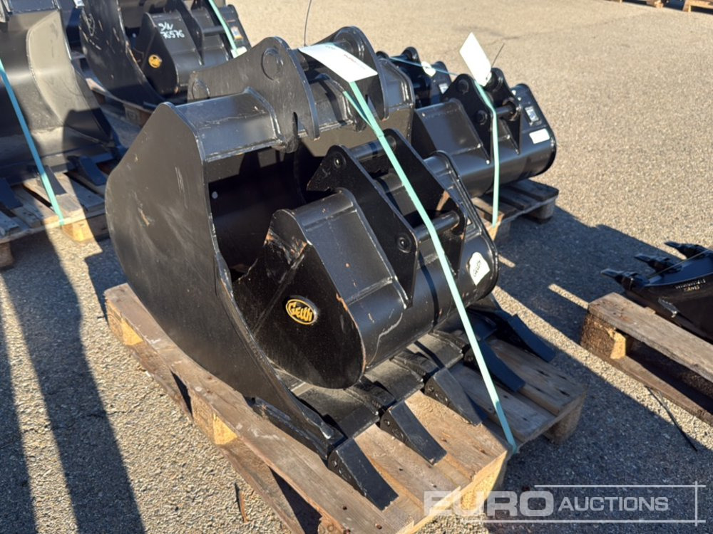 Yanmar Digging Bucket LGT000BA4075QSV to suit 6-10 Ton Excavator (S/N 1183799), Geith Bucket H04-0600 to Suit QR40 (S/N 1091325) - Godet: photos 4 Yanmar Digging Bucket LGT000BA4075QSV to suit 6-10 Ton Excavator (S/N 1183799), Geith Bucket H04-0600 to Suit QR40 (S/N 1091325) - Godet: photos 4