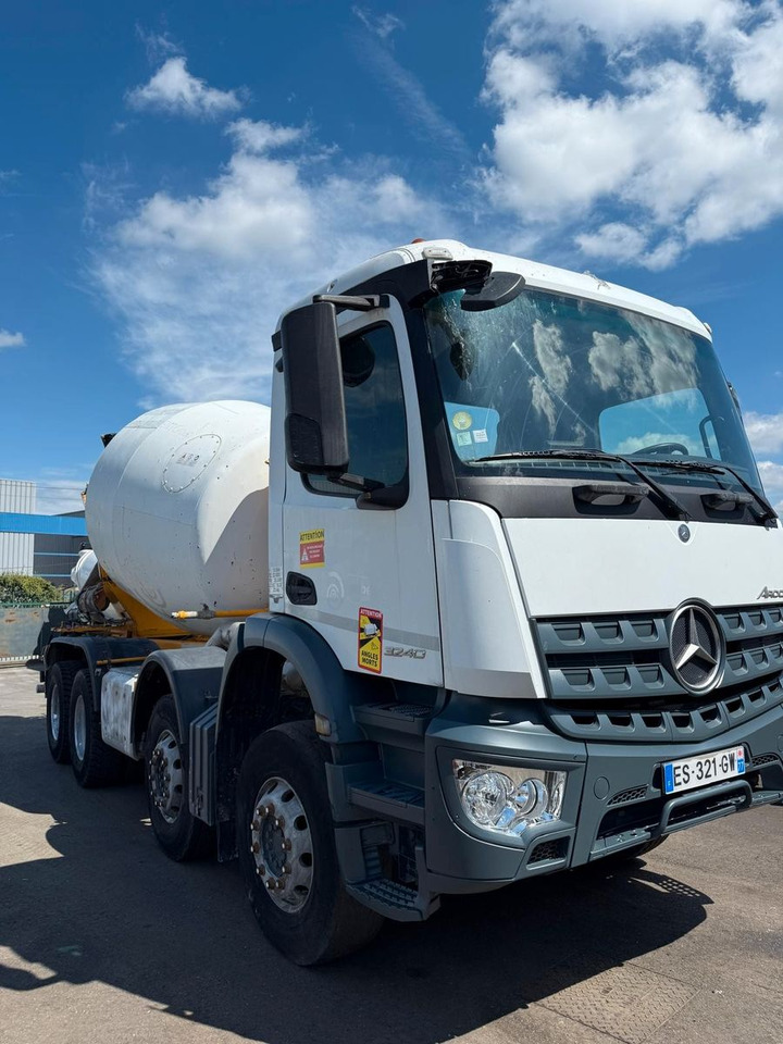 Mercedes-Benz Arocs 3240 - Camion malaxeur: photos 2 Mercedes-Benz Arocs 3240 - Camion malaxeur: photos 2