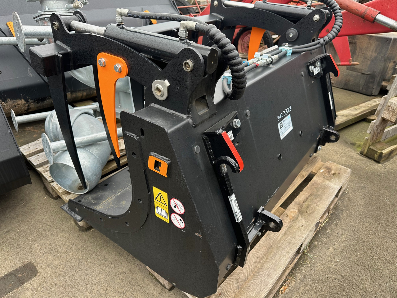 Alö Multibenne S 140 BOH M16 S/L - Chargeur frontal pour tracteur: photos 1 Alö Multibenne S 140 BOH M16 S/L - Chargeur frontal pour tracteur: photos 1