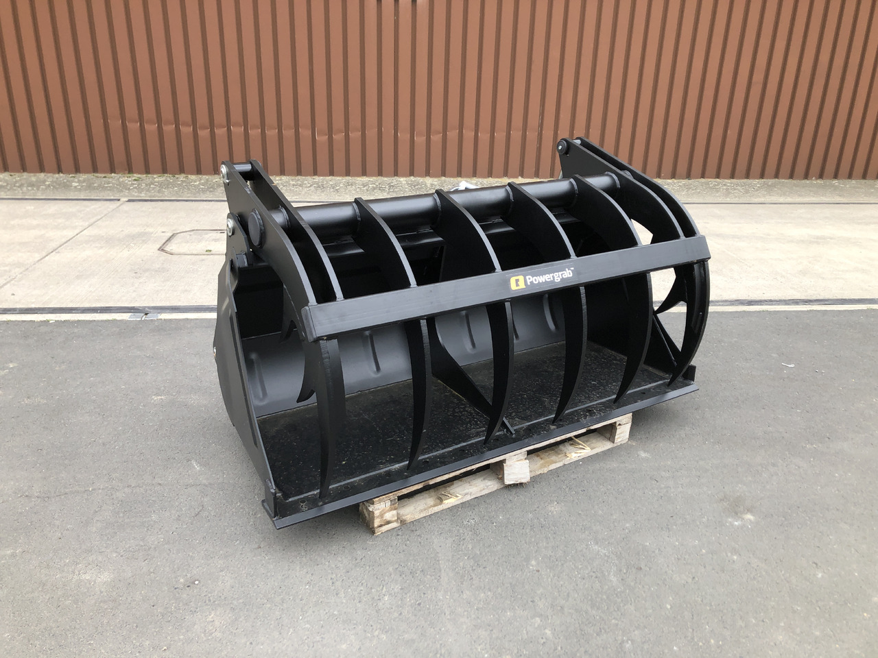 Alö Powergrab S 185 EURO - Chargeur frontal pour tracteur: photos 1 Alö Powergrab S 185 EURO - Chargeur frontal pour tracteur: photos 1