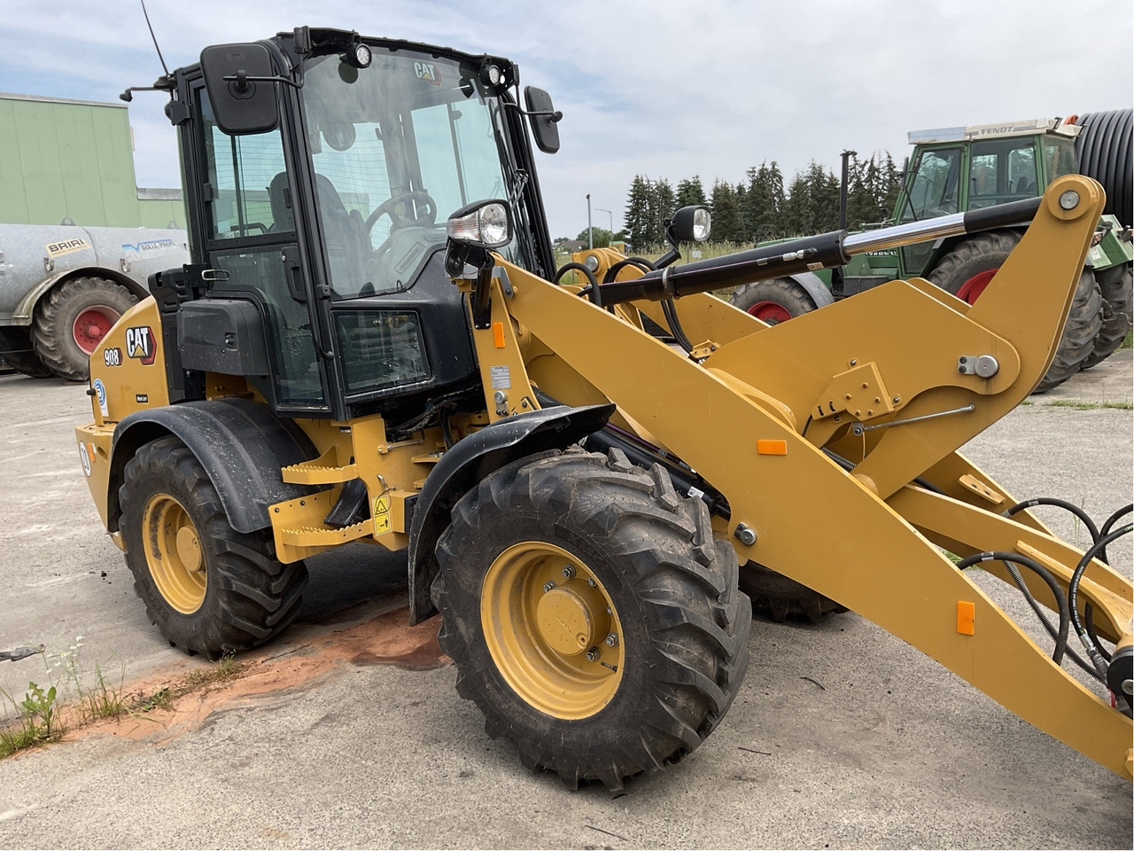 Caterpillar 908 HL - Chargeuse sur pneus: photos 5 Caterpillar 908 HL - Chargeuse sur pneus: photos 5