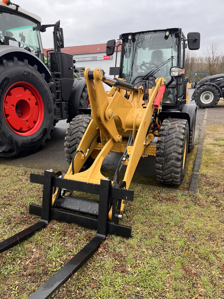 Caterpillar 908HL - Chargeuse sur pneus: photos 1 Caterpillar 908HL - Chargeuse sur pneus: photos 1