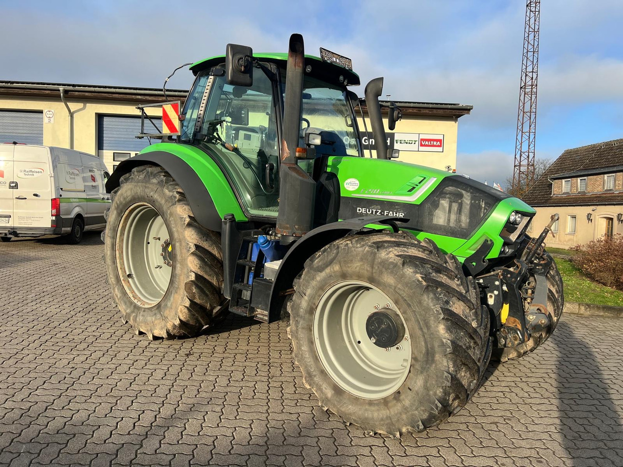 Deutz-Fahr 6210 TTV Serie - Tracteur agricole: photos 1 Deutz-Fahr 6210 TTV Serie - Tracteur agricole: photos 1