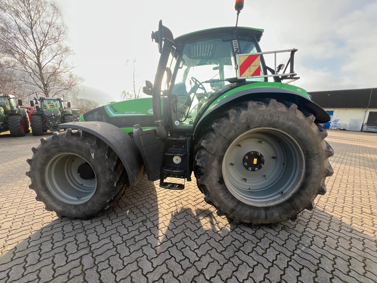 Deutz-Fahr 6210 TTV Serie - Tracteur agricole: photos 2 Deutz-Fahr 6210 TTV Serie - Tracteur agricole: photos 2