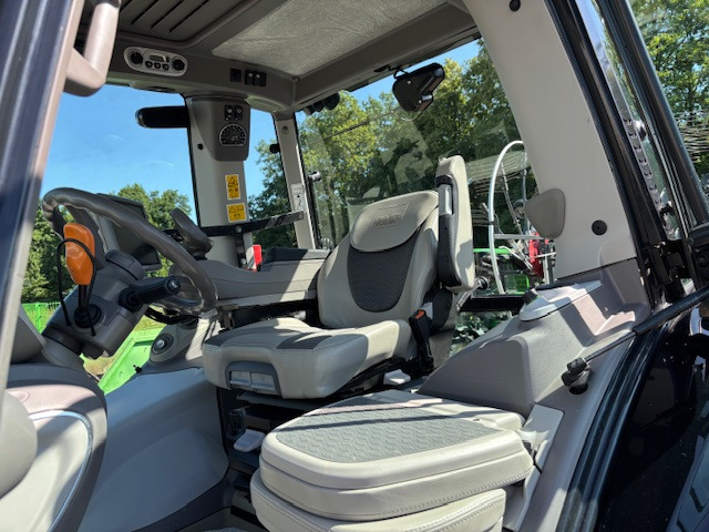 Deutz-Fahr Agrotron 6215 TTV Warrior-RTK - Tracteur agricole: photos 4 Deutz-Fahr Agrotron 6215 TTV Warrior-RTK - Tracteur agricole: photos 4