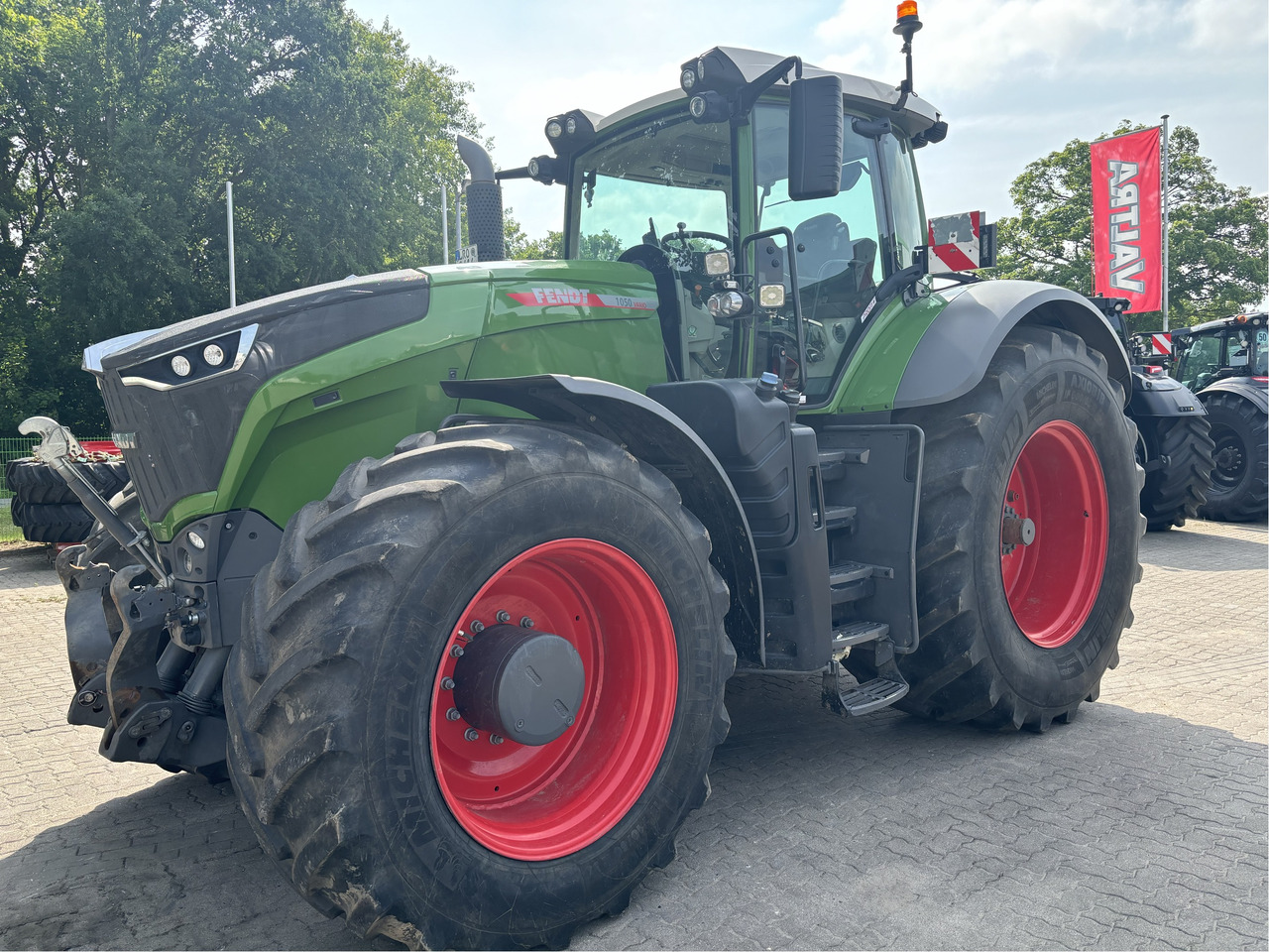 Fendt 1050 Vario Gen3 Profi - Tracteur agricole: photos 1 Fendt 1050 Vario Gen3 Profi - Tracteur agricole: photos 1