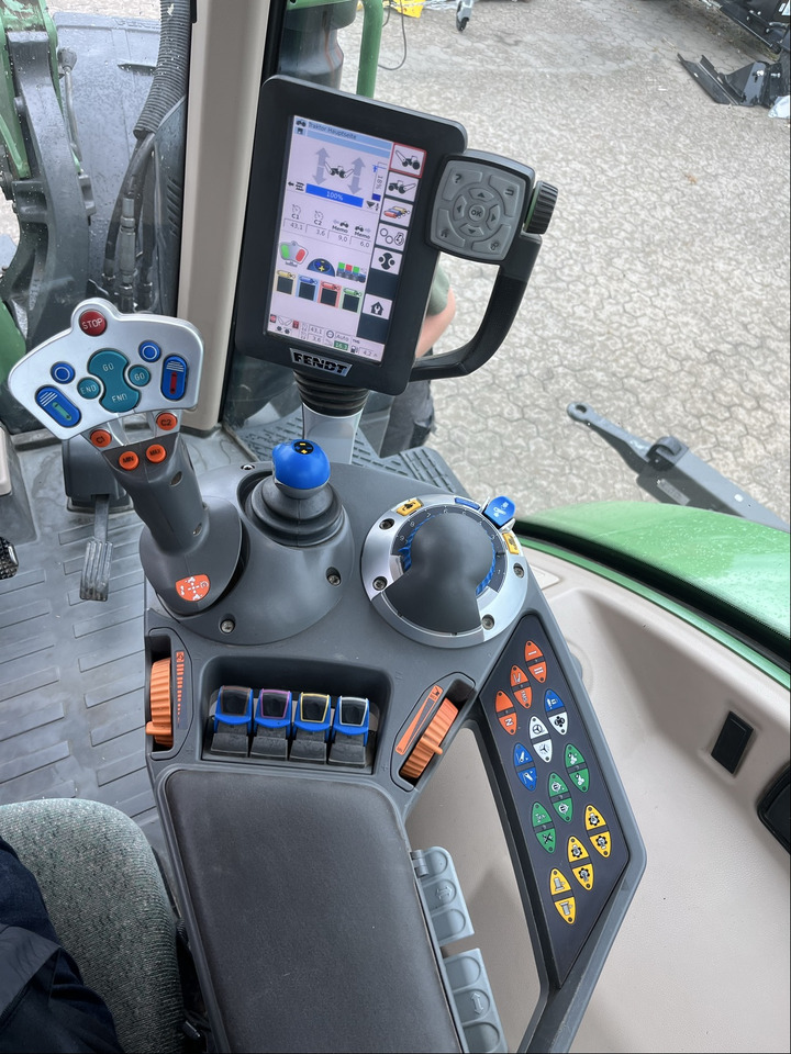 Fendt 716 Vario S4 - Tracteur agricole: photos 2 Fendt 716 Vario S4 - Tracteur agricole: photos 2
