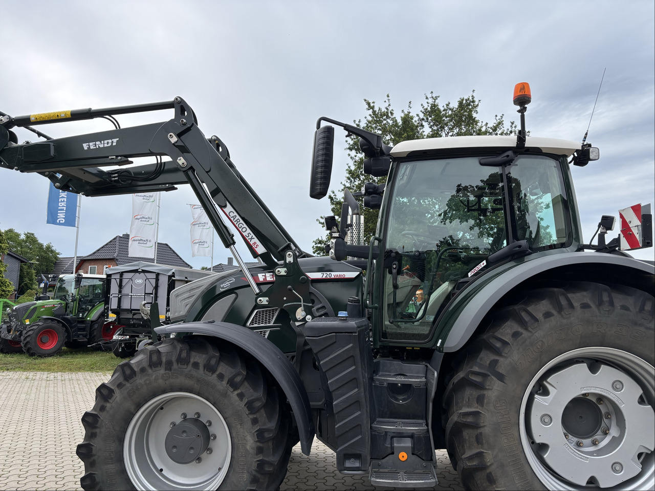 Fendt 720 Profi Plus set 2 - Tracteur agricole: photos 1 Fendt 720 Profi Plus set 2 - Tracteur agricole: photos 1