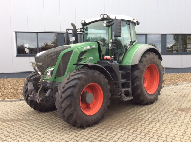 Fendt 824 Vario S4 Profi - Tracteur agricole: photos 1 Fendt 824 Vario S4 Profi - Tracteur agricole: photos 1