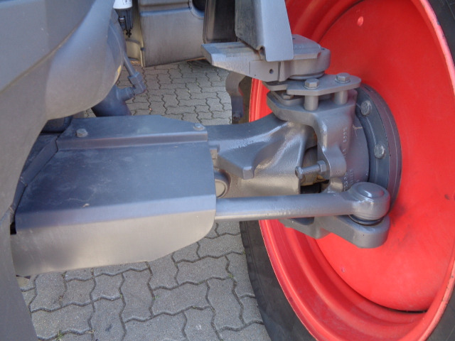 Tracteur agricole Fendt 824 Vario S4 ProfiPlus: photos 11