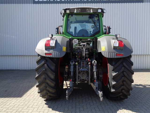 Tracteur agricole Fendt 824 Vario S4 ProfiPlus: photos 18