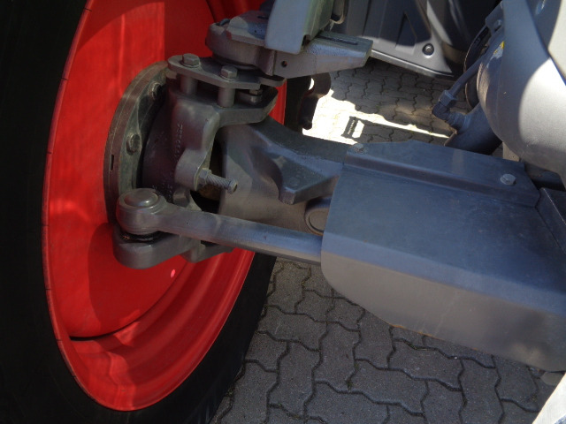 Tracteur agricole Fendt 824 Vario S4 ProfiPlus: photos 12