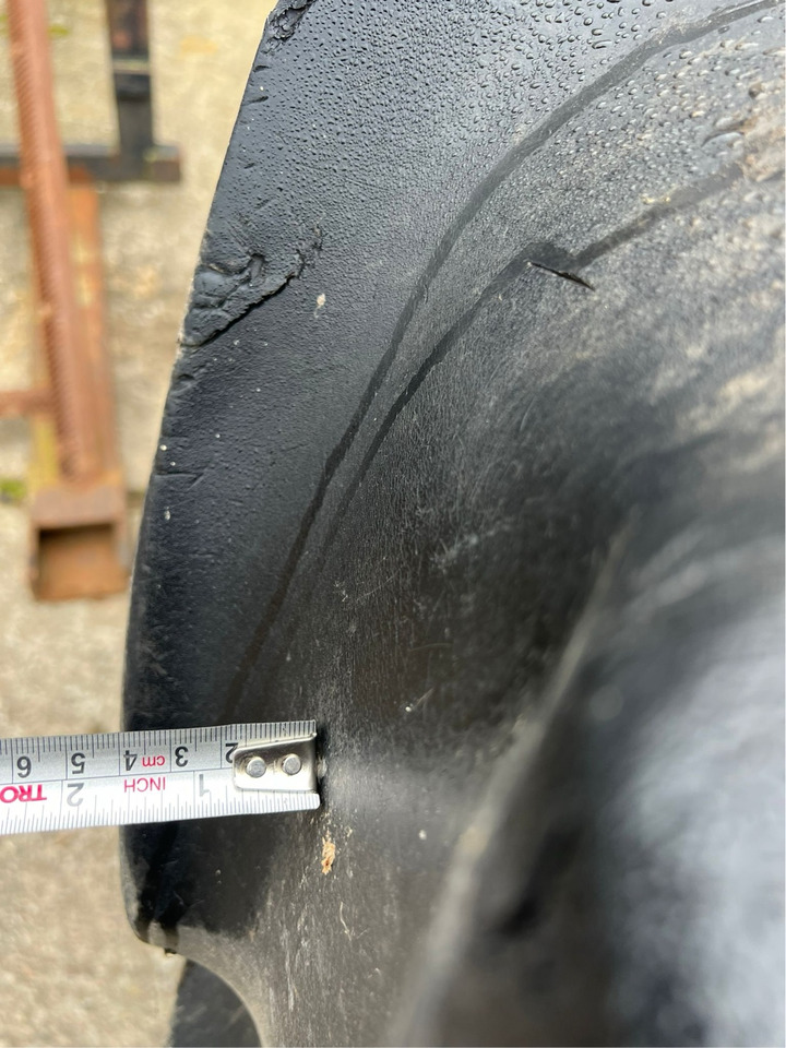 Goodyear 20.8R42,BKT 460/85R30 Zwillinge - Pneus et jantes: photos 3 Goodyear 20.8R42,BKT 460/85R30 Zwillinge - Pneus et jantes: photos 3