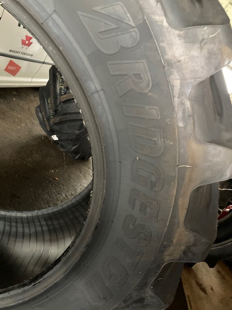 Grasdorf Bridgestone 600/65R38 - Pneus et jantes: photos 2 Grasdorf Bridgestone 600/65R38 - Pneus et jantes: photos 2