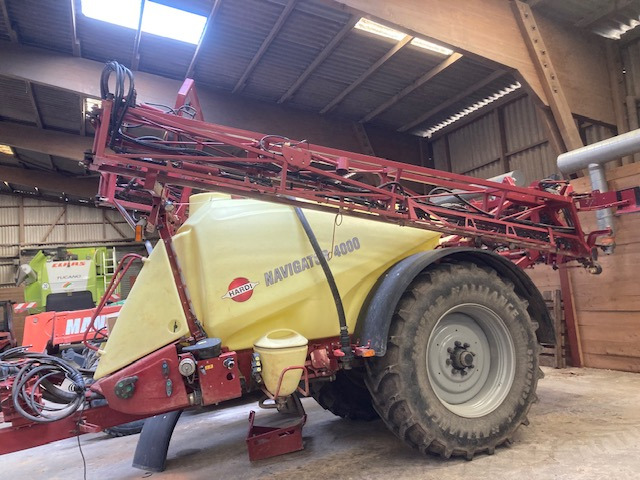 Hardi Navigator 4000 - Pulvérisateur: photos 1 Hardi Navigator 4000 - Pulvérisateur: photos 1