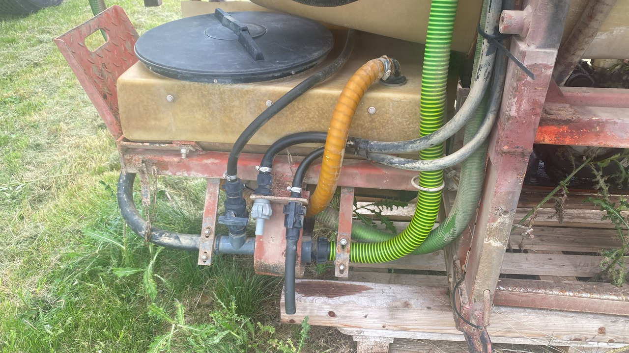 Jacoby Jacoby Eurosuper 1500l - Pulvé porté: photos 4 Jacoby Jacoby Eurosuper 1500l - Pulvé porté: photos 4